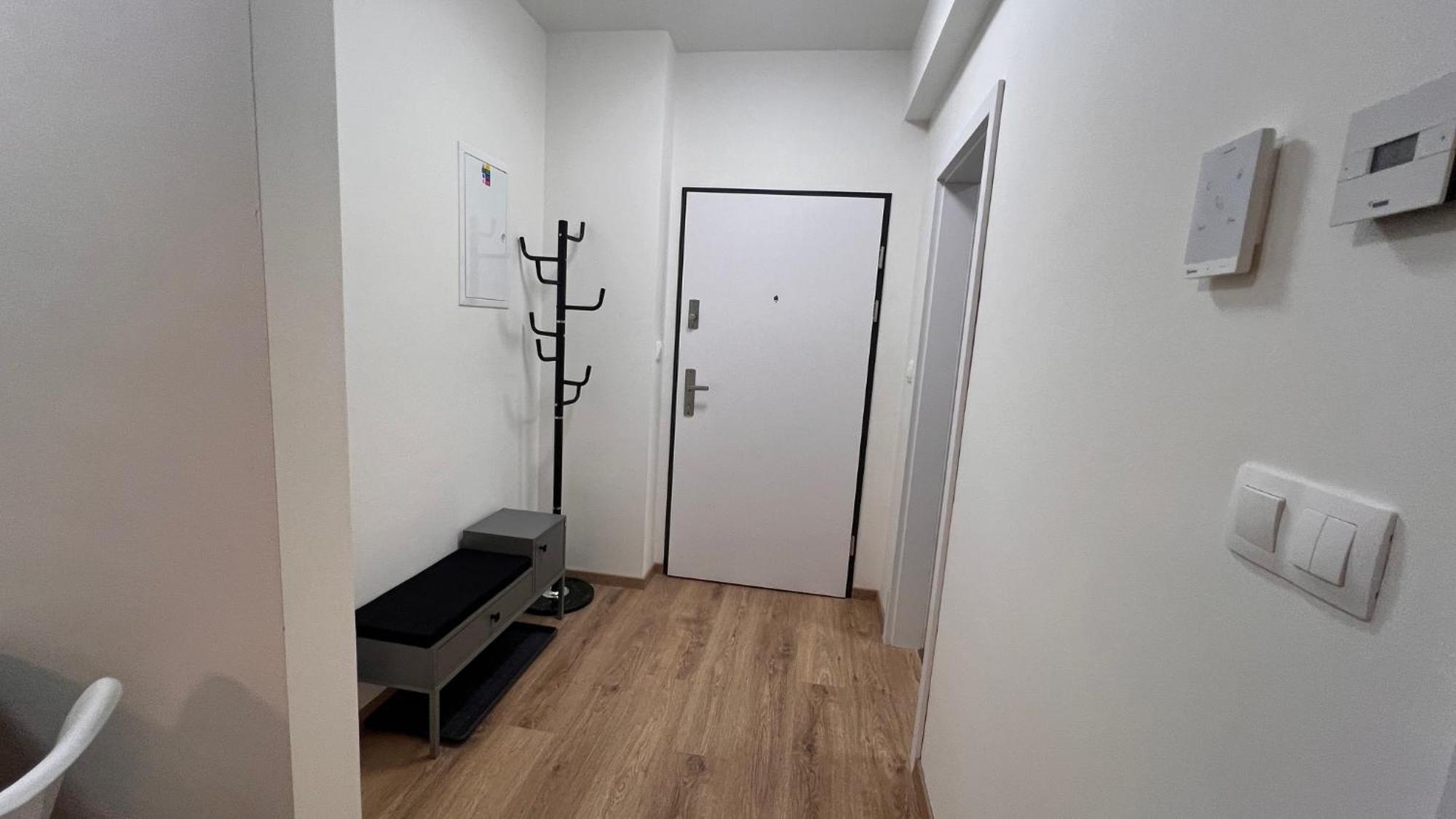 Air-Conditioned 2 Room Apartment, Balcony, New Building, 201 Rovinka Exterior foto